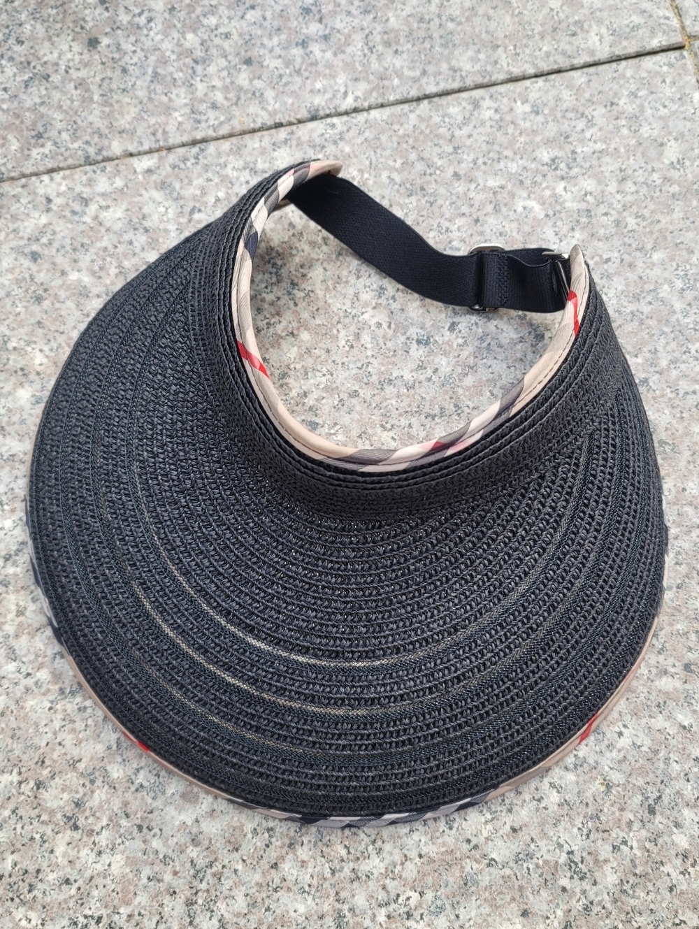 Sun visor
